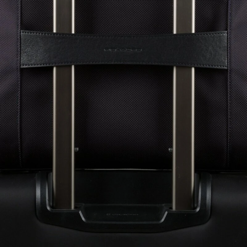 Бизнес чанта Piquadro Brief с отделение за 15.6" лаптоп, черен цвят